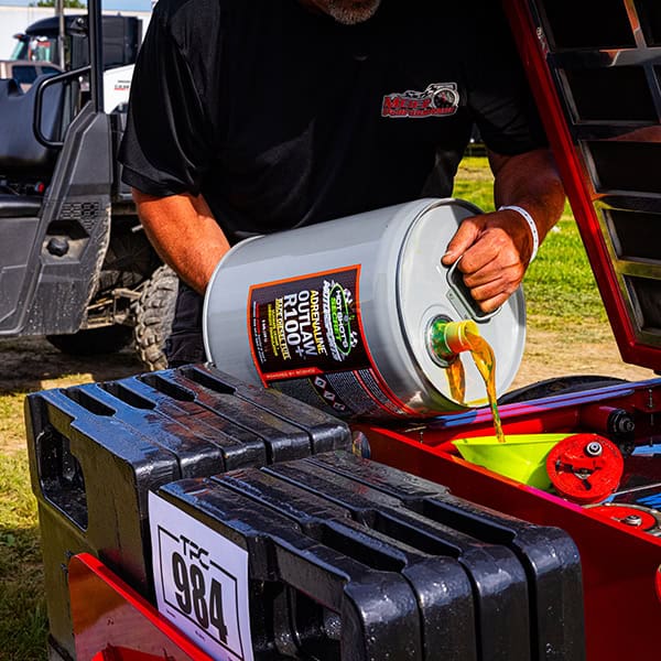ARD05G_In-Use_PPL-Nashville-IL_pouring-into-red-tractor-2-600 - WP Developments